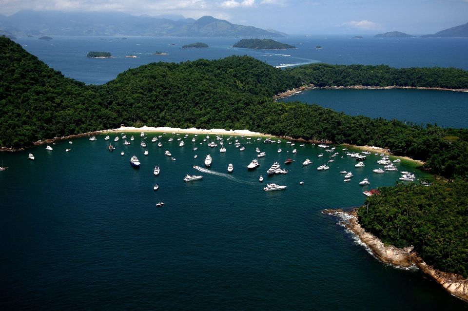 From Angra Dos Reis: Botinas & Dentist Beach Speedboat Tour - Full Tour Description