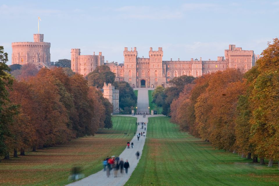 From London: Windsor Castle and Stonehenge Day Trip - Visiting Windsor Castle