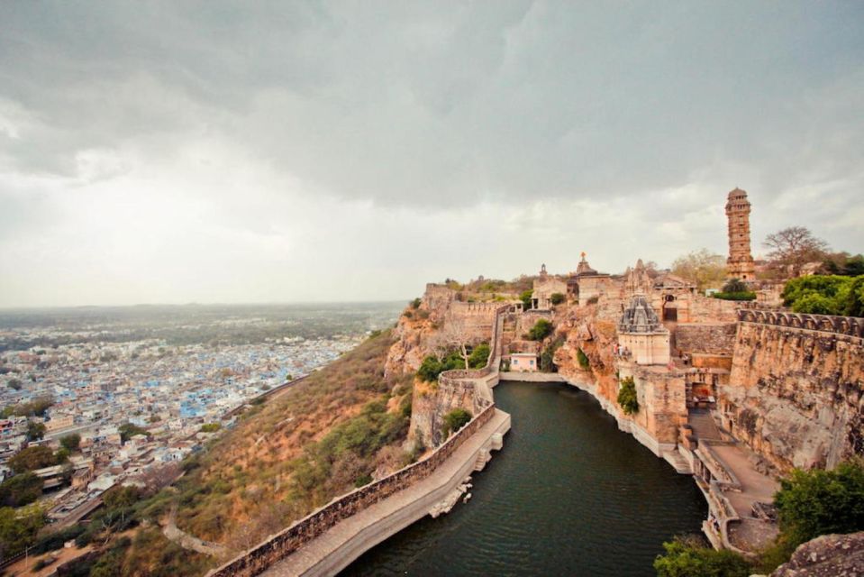 From Udaipur: Day Tour to Chittorgarh Fort With Transport - Chittorgarh Fort Significance