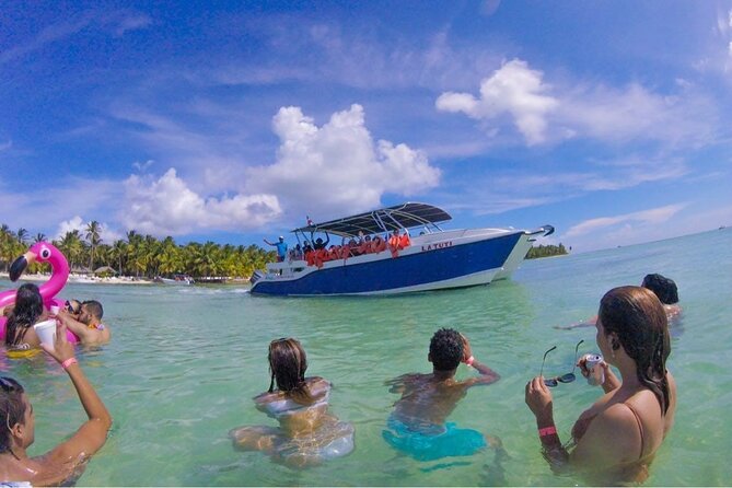 Full-Day Cruise of Isla Saona From Santo Domingo With Lunch - Inclusions and Amenities