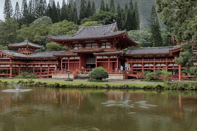 Full Day Oahu Tour With Byodo Temple & Waimea Waterfalls - Traveler Experiences and Feedback