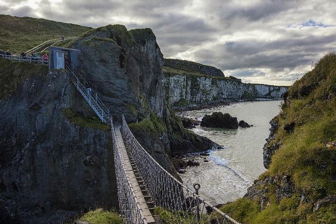 Giant'S Causeway and Titanic Experience From Belfast Port - Scenic Attractions Included