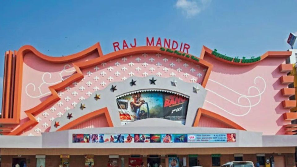 Guided Movie Theatre Tour : RAJMANDIR CINEMA (Pride Of Asia) - Cultural Importance