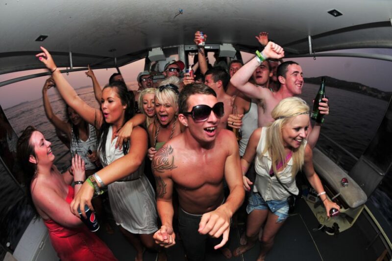 Ibiza: 3-Hour Private Sunset Boat Cruise for Large Groups - Inclusions