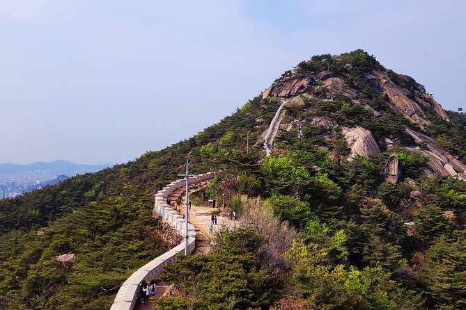 Inwangsan Hike & Historical Sites - Experienced Tour Guide