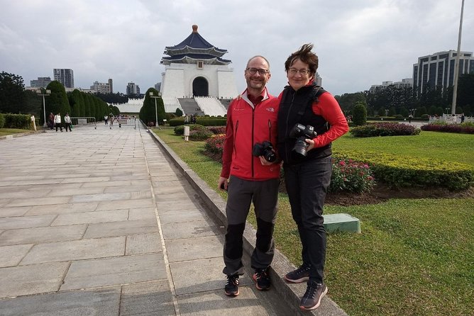 Keelung Shore Excursion: Xiangshan Hiking & Classic Taipei Culture Private Tour - Inclusions and Exclusions