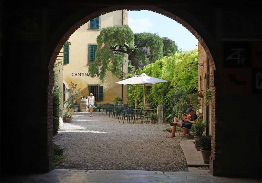 Lazise: Historical Center Wine Tasting Tour - Local Pairing Recommendations