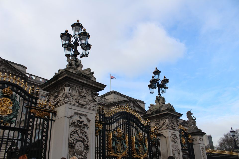 London: 4-Hour Panoramic Tour by Black Taxi - Detailed Itinerary