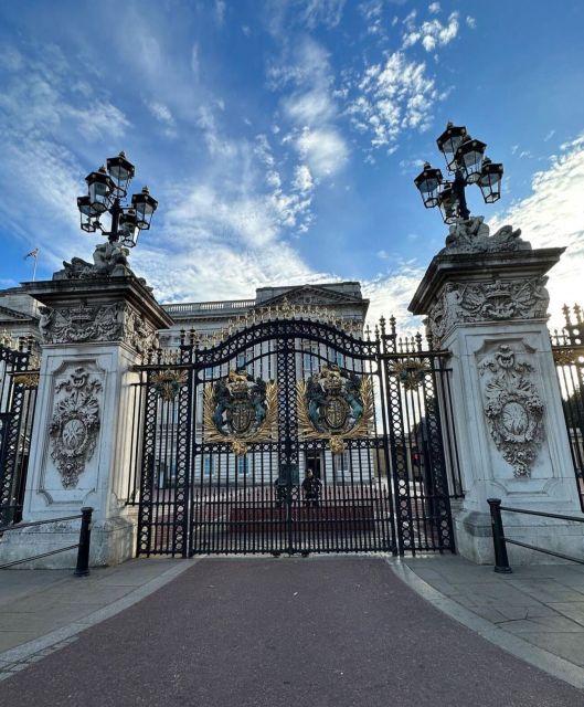 London: Buckingham Palace & Westminster Guided Walking Tour - Experience Highlights