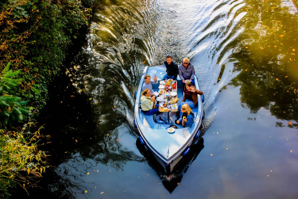 London: GoBoat Rental for Regents Canal & Paddington Basin - Boat Specifications