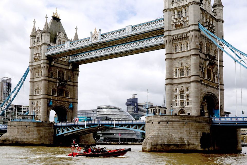 London: Private Speedboat Hire Through the Heart of the City - Experience Highlights on the Thames