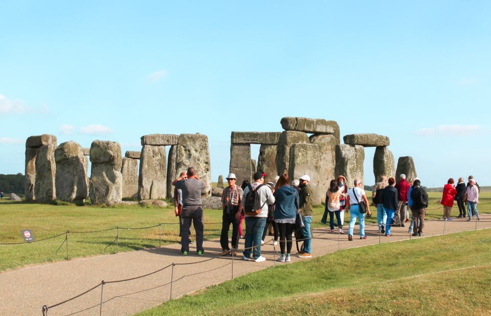 London: Stonehenge, Windsor, and Bath Day Trip by Bus - Visiting Windsor