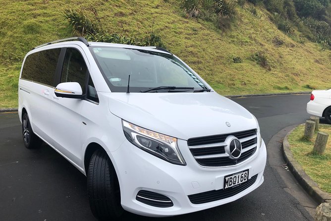 Luxury Airport Transfers in Auckland - Pickup and Drop-off Procedures