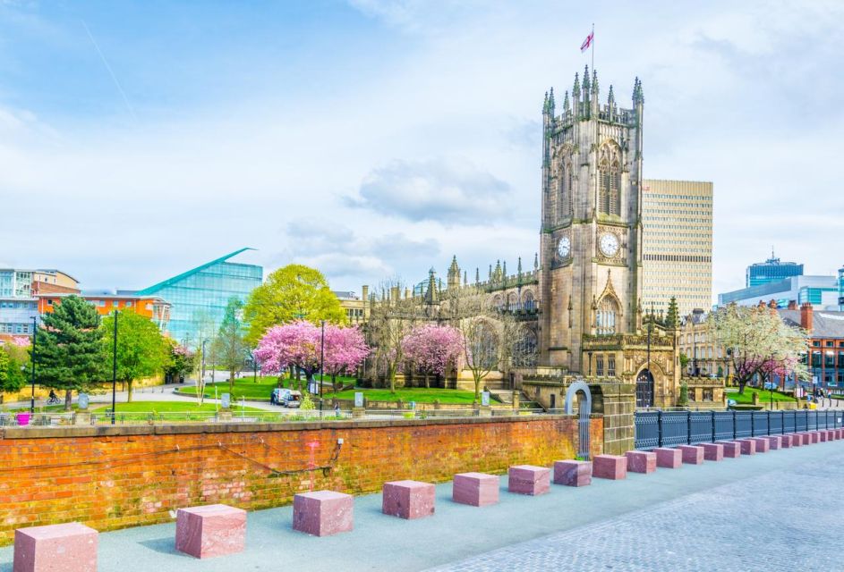 Manchester Marvels: Guided Family Walking Tour - Itinerary Breakdown