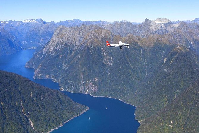 Milford Sound Coach, Cruise and Flight Sightseeing Tour From Queenstown - Sightseeing Cruise Experience