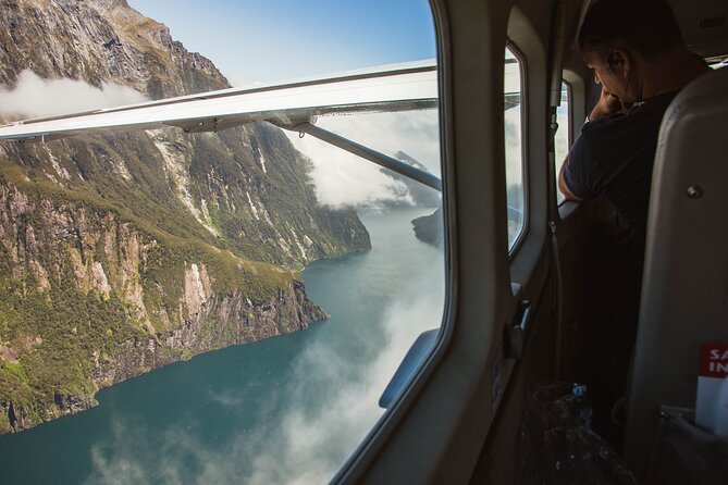 Milford Sound Cruise With Round-Trip Flights From Queenstown - Meeting and Pickup Process