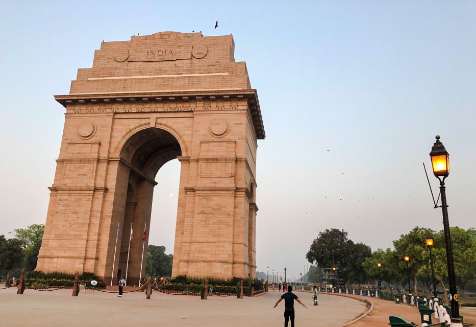 New Delhi: Walking Tour by Night - Meeting Point and Requirements