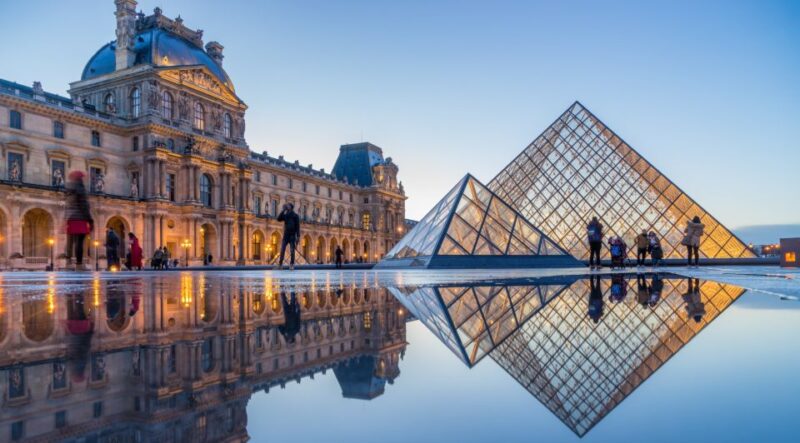 Pariss Old Town and Top Attractions Private Car Tour - Key Attractions Explored