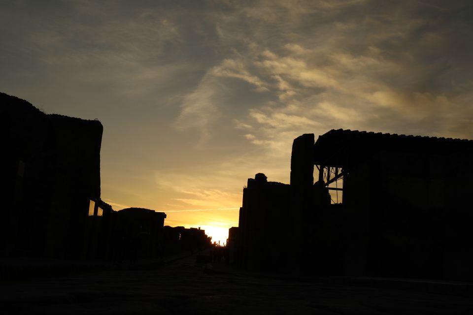 Pompeii: 2-Hour Sunset Group Tour With Tickets - Experience Highlights