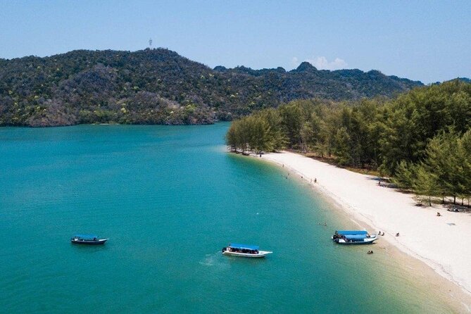 Private Tour to Langkawi Cable Car & Tanjung Rhu Beach - Traveler Feedback