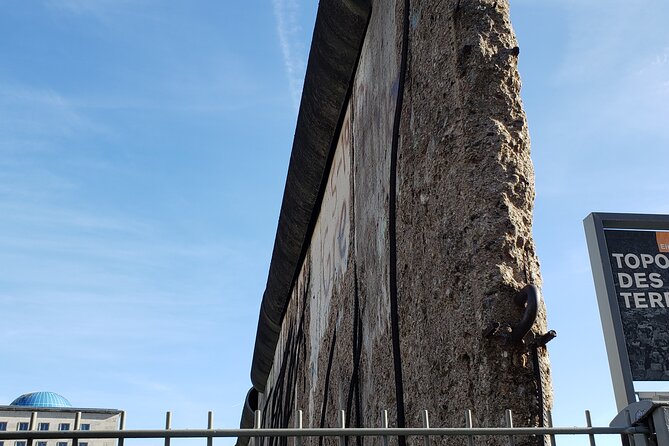 Private Walking Tour: Berlin Wall, Cold War and Checkpoint Charlie - Unique Features of the Tour