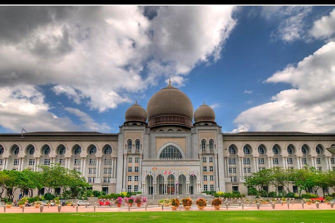 Putrajaya Tour With Traditional Boat Cruise & Pink Mosque (Private) - Experience Highlights