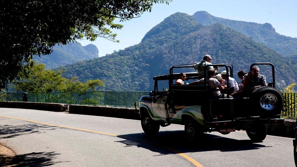 Rio: Jeep Tour 4 Wonders With Lunch - Visit to Christ the Redeemer