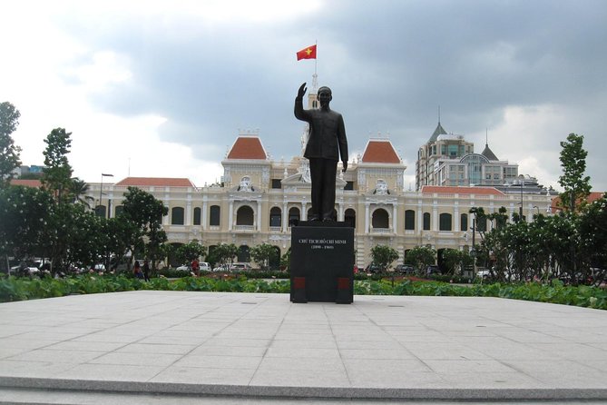 SAIGON SHORE EXCURSION: Car Services + LOCAL TOUR GUIDE in Saigon - Accessibility Features