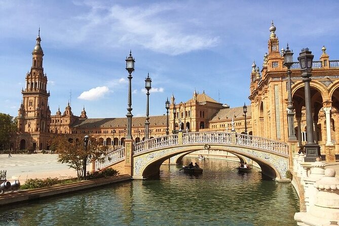 Secrets of María Luisa Park & Plaza De España Tour in Spanish - Booking Your Experience