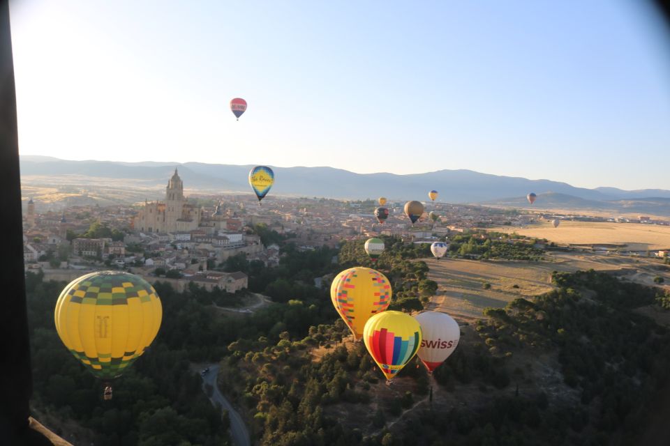 Segovia: Hot Air Balloon Flight With Picnic and Cava - Itinerary