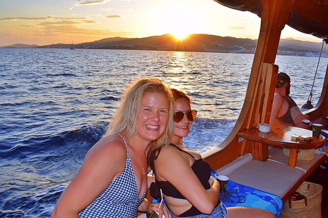 Sunset Tour Mallorca: Sunset Boat Trip With Music & Good Atmosphere - Accessibility Information