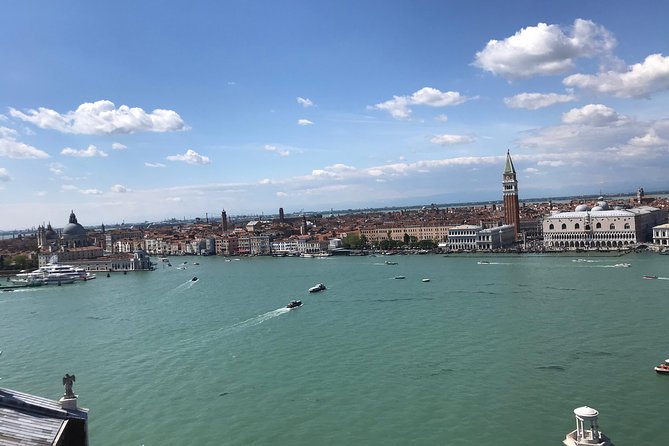 The Essence of Venice in a Stress Free Small Group Walking Tour With a Top Guide - Expert Local Guides