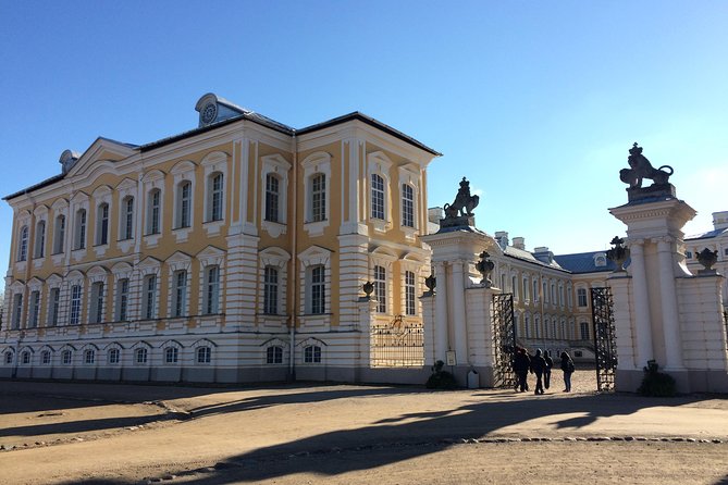 Tour From Riga - Vilnius via Bauska, Rundale, the Hill of Crosses - Transportation Details