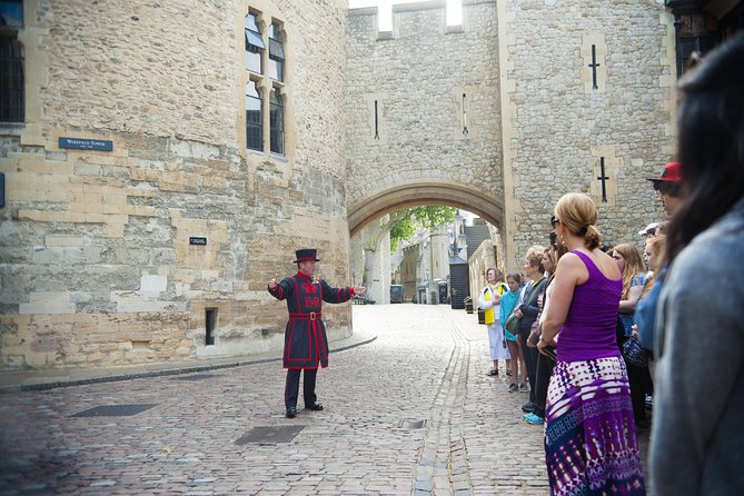 Tower of London Tour With a Beefeater Private Meet & Greet - Pricing and Group Size