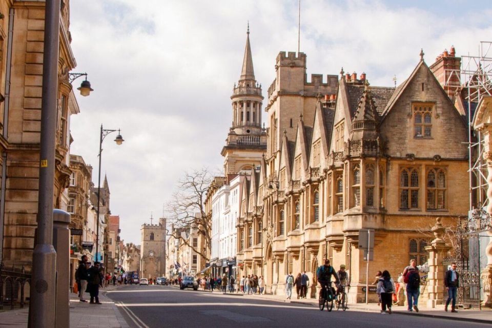 Unique Sites of Oxford – Family Walking Tour - Starting at Sheldonian Theatre