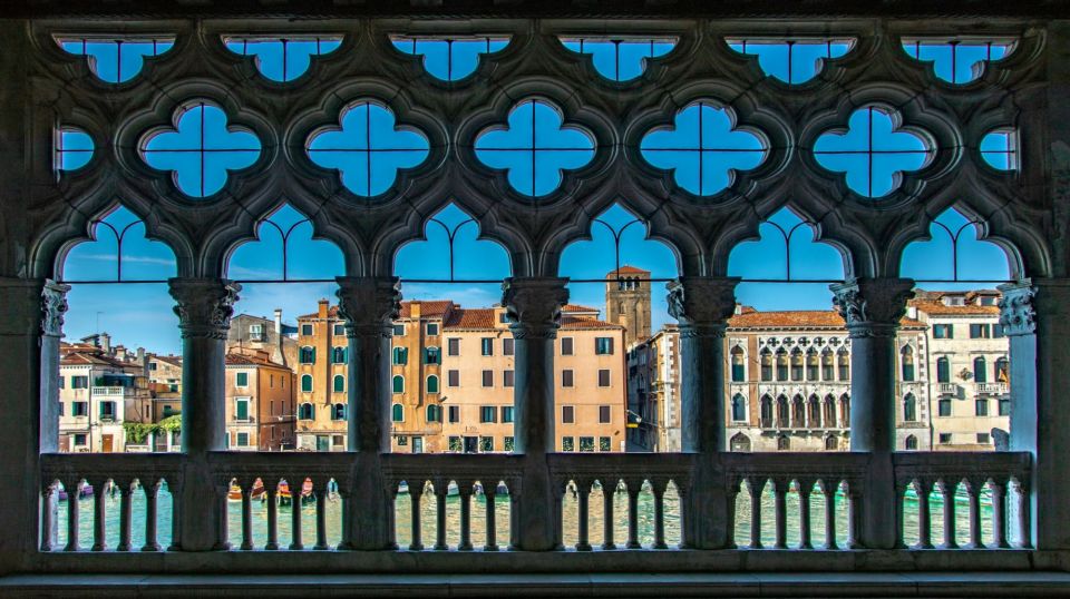 Venice: Doges Palace Mysteries and Secrets and Yard Gallery - Key Itinerary Highlights