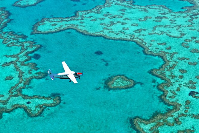 1-Hour Great Barrier Reef and Island Whitsundays Scenic Flight - What to Expect on Board