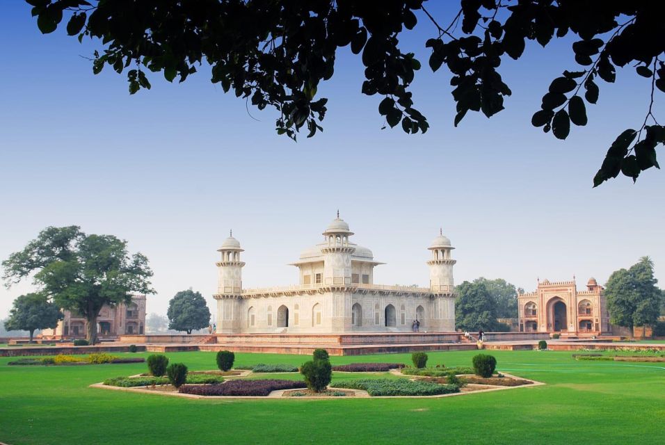 3 Days Golden Triangle Tour Delhi Agra Jaipur - Day 2: Discovering Agra