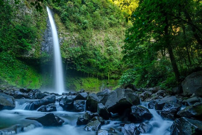 3 in 1 Combo: La Fortuna Waterfall, Hanging Bridges, Thermal Spa From San José - Relaxation at the Thermal Spa