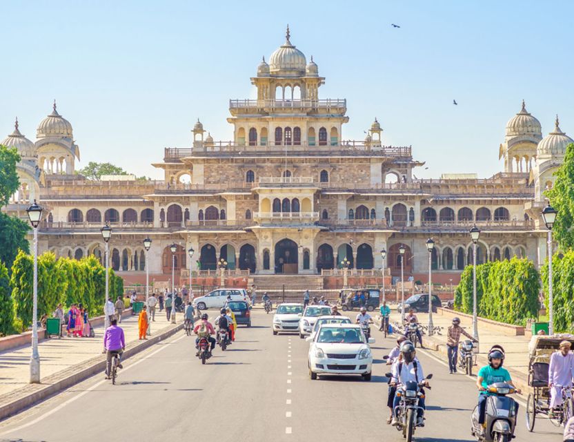 Agra to Jaipur Cab via Fatehpur Sikri & Abhaneri Stepwell - Exploring Fatehpur Sikri