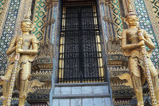 Bangkok Grand Palace and Emerald Buddha Tour - Local Insights From Guides