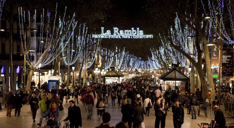 Barcelona: Merry Markets Private Christmas Tour - Cultural Insights