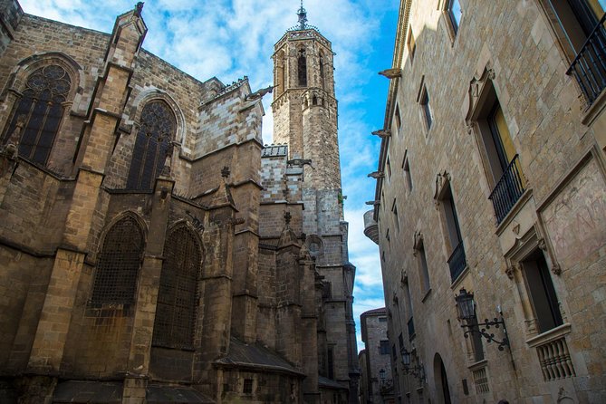 Barcelona Old Town Private Walking Tour - Meeting and Pickup Details