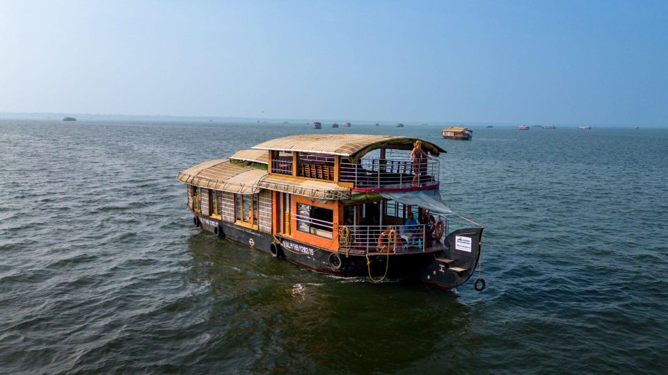 Day Cruise Tour in Alleppey From Kochi With Lunch - Lunch Experience on Board