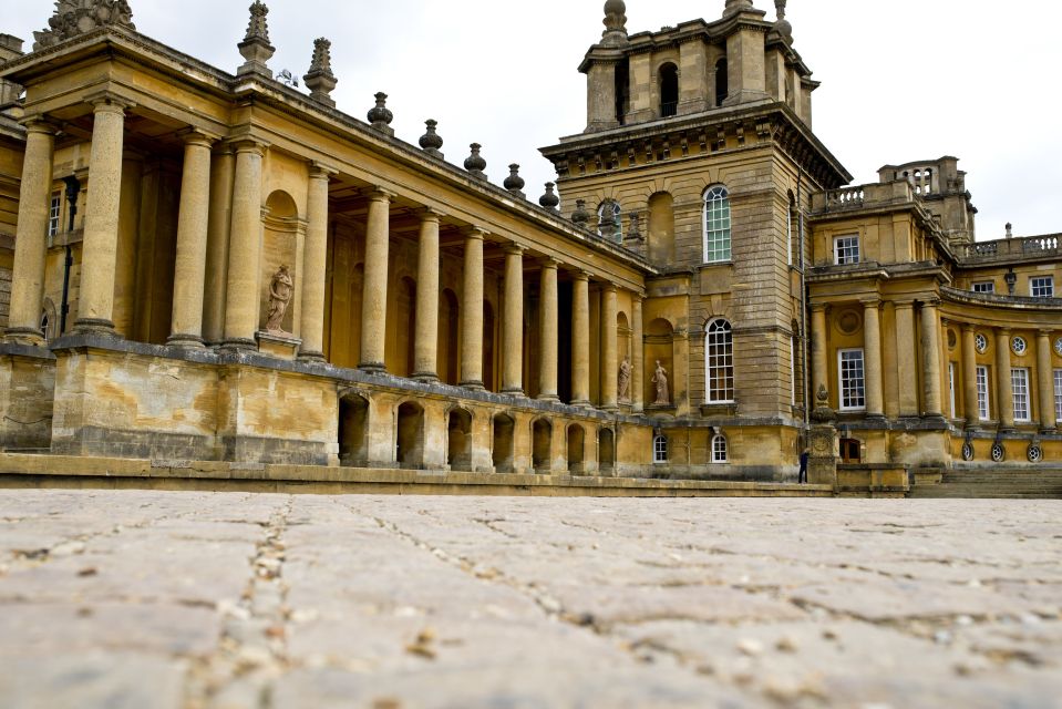 Downton Abbey Film Locations & Blenheim Palace Day Tour - Lunch in Burford