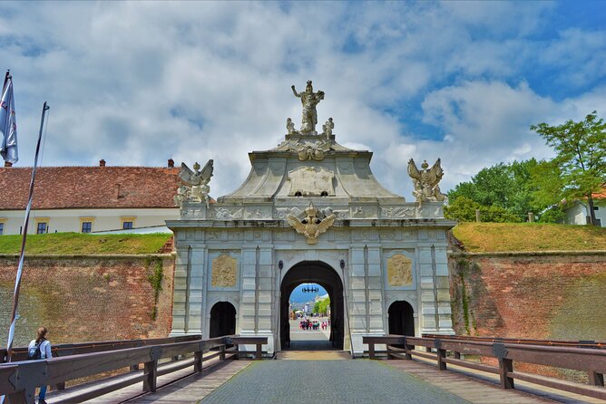 Exclusive Tour: Corvin Castle, Alba Iulia and Traditional Villages From Sibiu - Scenic Drive Through Villages