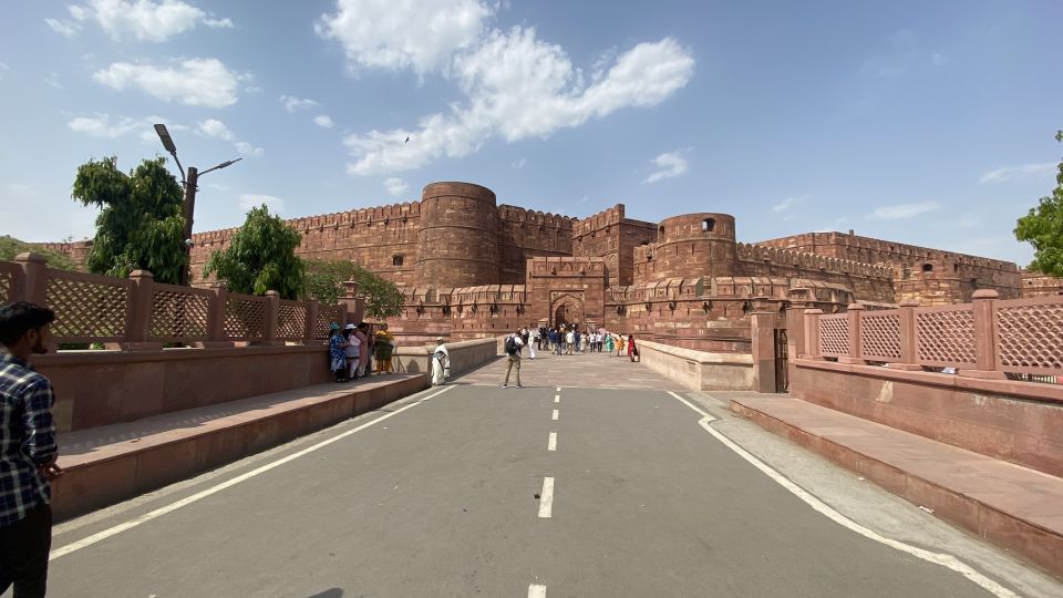 From Delhi: Agra Day Tour by Gatimaan Train With Taj Mahal - Agra Fort Exploration