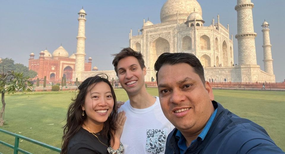 From Delhi: Taj Mahal Overnight Tour With Optional Hotels - Day 2 Activities