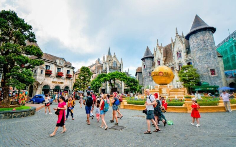 From Hoi An and Da Nang: Bà Nà Hills and Golden Bridge Tour - Participant Information