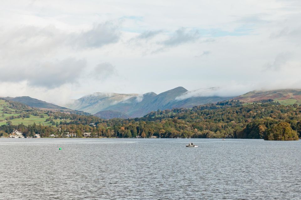 From Manchester: Lake District Bus Tour & Windermere Cruise - Charming Lake District Villages